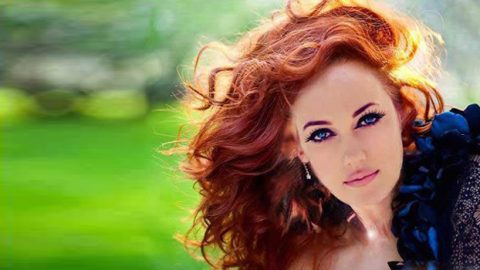 مريم أوزرلي تقدم نصيحة للنساء برفقة الزهور