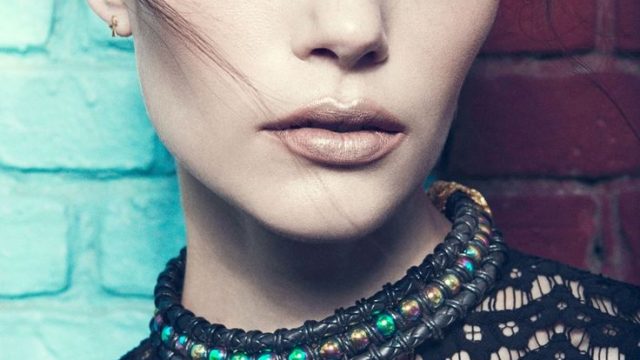 احمر شفاه بني فاتح 2015