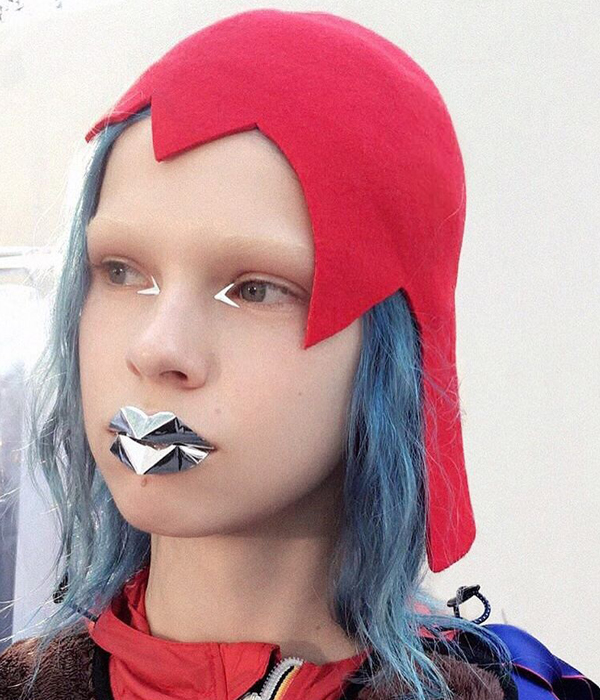 المكياج المعدني من Maison Margiela ربيع 2017