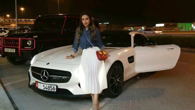لجين عمران تتلقى سيارة هدية يتخطى ثمنها 100 ألف دولار