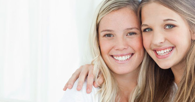 كيف تعتنين ببشرتك في سن المراهقة؟