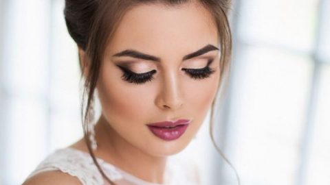 مكياج عيون أنيق مع احمر شفاه وردي داكن لعروس 2016