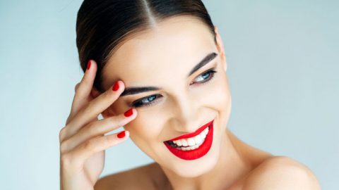 بالصور: خدعة سريعة لرسم الحاجبين كالمحترفين