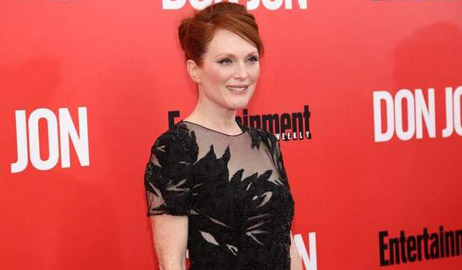 جوليان مور تشارك في الأجزاء الجديده من Hunger Games