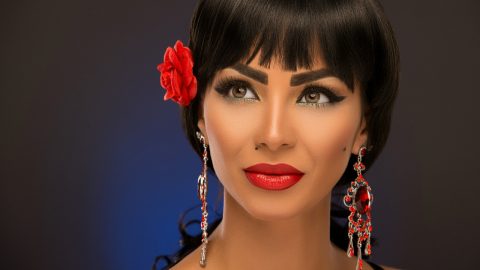 زوج دوللي شاهين يرفض قرار اعتزالها وغنائها بالكنيسة فقط