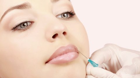 3 أضرار تسببها جلسات تكبير الشفاه