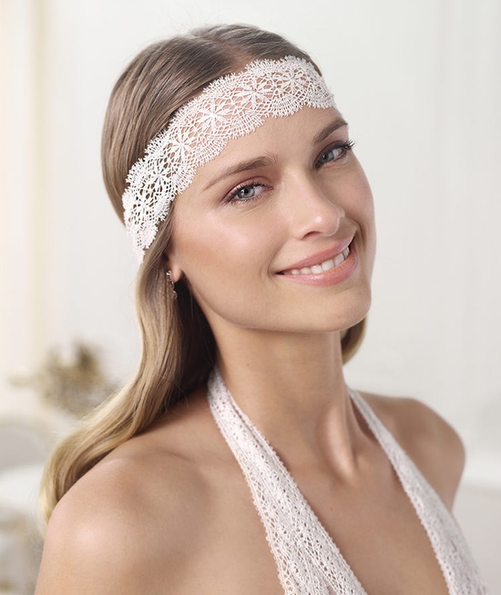 تسريحات رقيقة وناعمة لعروس 2014