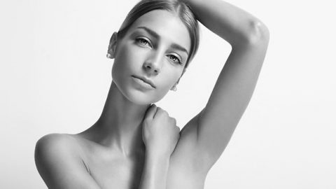 مزيل عرق طبيعي يحمي بشرتك من التلف