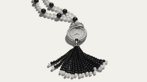 قلادات الساعات صرعة تنتظركِ هذا الخريف