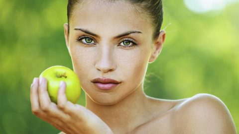 6 وصفات خضراء تعتني بجمالك قبل العيد