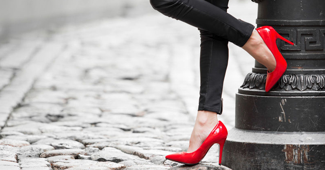 جراحة تجميلية تعالج مشاكل قدميكِ مع الكعب العالي