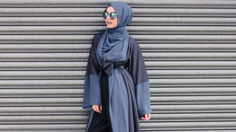 إطلالات عصرية أنيقة بالحجاب هذا الخريف من نبيلة