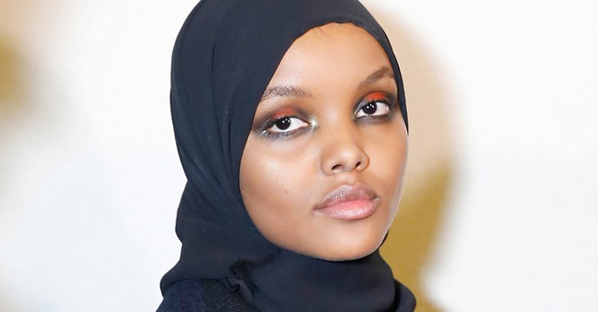مكياج حليمة عدن من مجموعة ألبيرتا فيرتي لشتاء  2018 بأسبوع الموضة في ميلانو