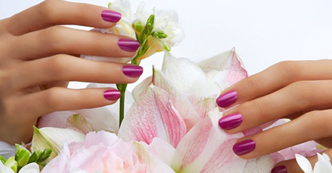 طلاء أظافر إيسي ربيع 2015.. بلمسات الورود الفاتنة