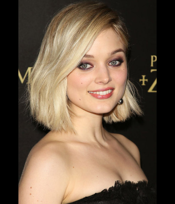 Bella Heathcote بتسريحة البوب المنحني