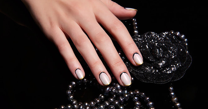 بالخطوات : اعتمدي أحدث صيحات الطلاء الفرنسي 2017