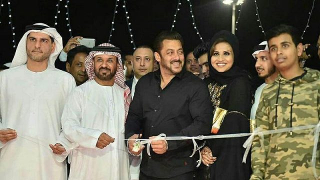 ماذا يفعل سلمان خان في دبي؟