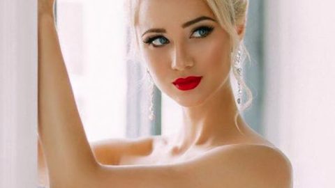 احمر شفاه احمر زاهي لعروس 2016