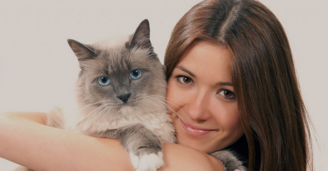 تعرفي على أضرار الحيوانات الأليفة على البشرة