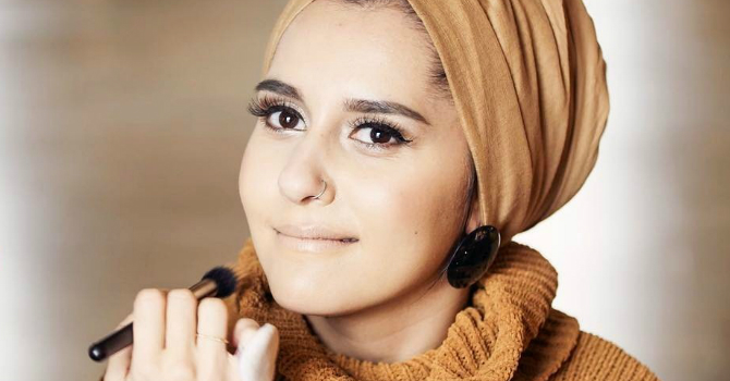 حيلة تغنيكِ عن تطبيق حمرة الشفاه في نهار رمضان