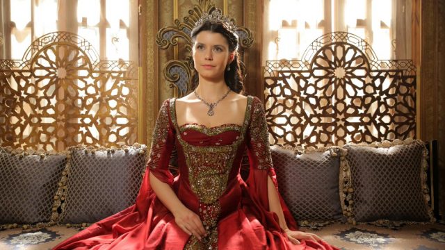 هل ستنسحب بيرين سات من كوسيم من أجل مسلسل عربي؟