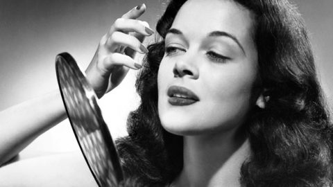 خدع مكياج أيقونات هوليوود في القرن الماضي