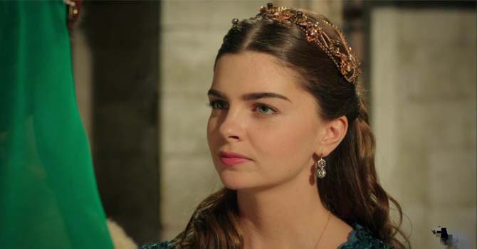 أحدث إطلالات السلطانة مريم