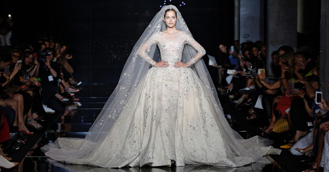 فستان زفاف باريسي من هوت كوتور شتاء 2016