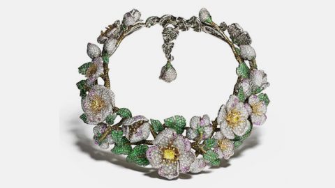 المجوهرات تمتزج بالورود في ربيع 2015