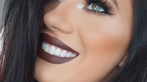 رسمة اي لاينر مجنحة مع احمر شفاه بني داكن 2016