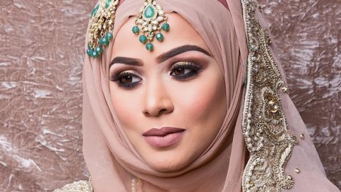 لوحة مكياج هندية ترافق طلتكِ الرومانسية بحفل الخطبة