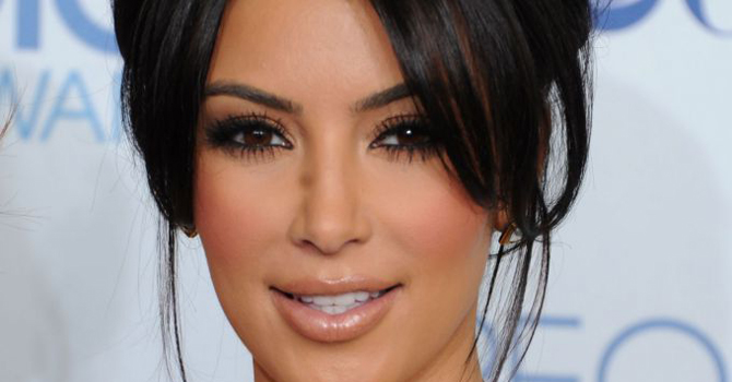 كيم كارداشيان بقوام نحيل ورجيم خاطىء