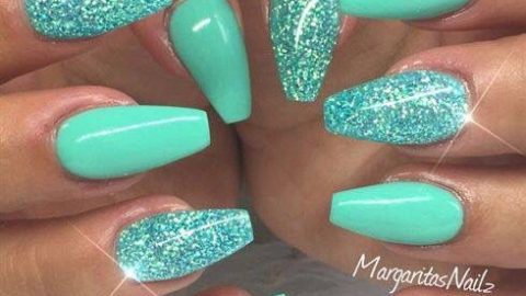 طلاء اظافر أخضر مطفأ مع جليتر 2016