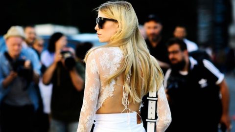 الأبيض شعار موضة الشارع الباريسي هوت كوتور