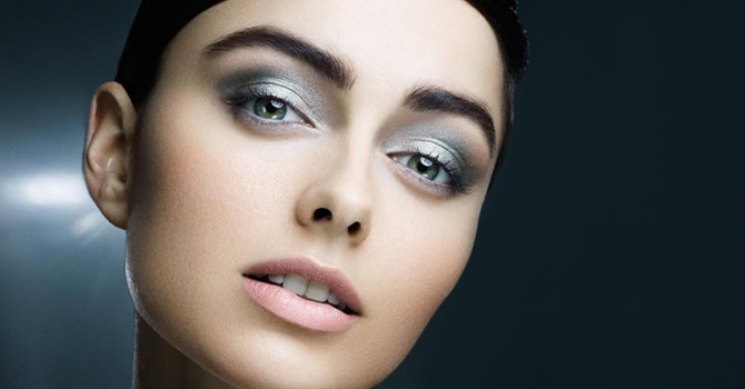 لماذا يختفي ظلال جفونك سريعًا؟