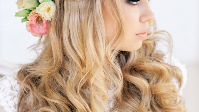 تسريحة شعر مموجة مع جديلة أمامية لعروس 2014