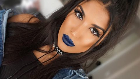 أحمر شفاه أزرق للسمراوات