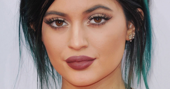 تعرفي على هذه الأشياء قبل أن تخضعي لحشو الشفاه