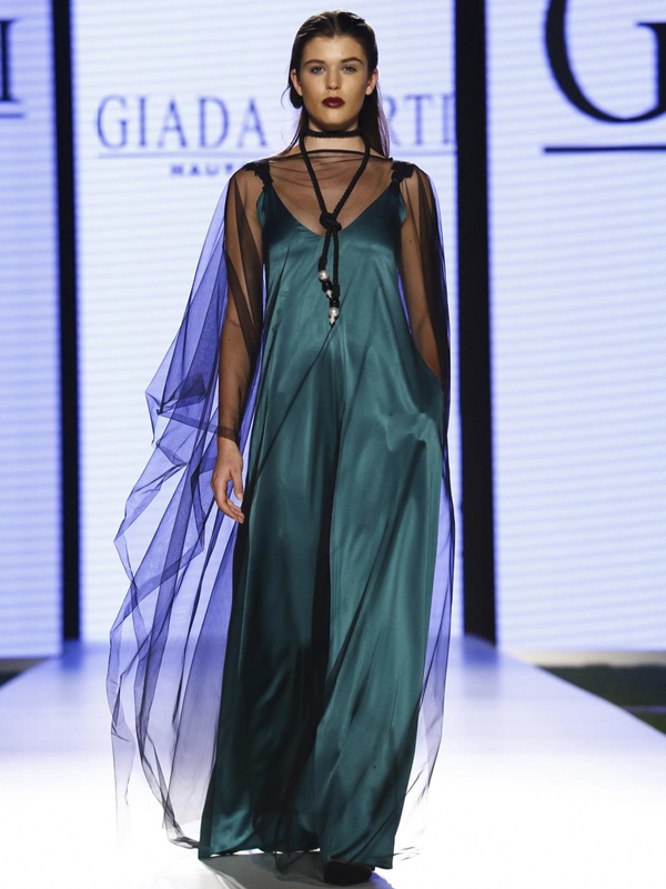 فستان أخضر من giada curti شتاء 2016