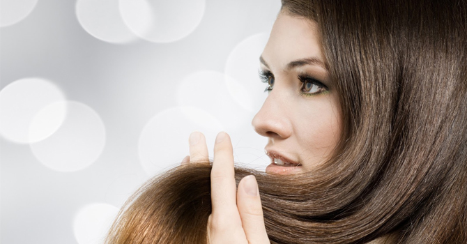 كيف تتحكمين في شعرك الهائش بالشتاء؟