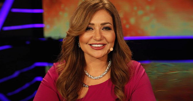 هل نجحت ليلى علوي في برنامج مذيع العرب؟