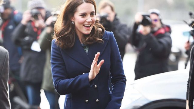 كيت ميدلتون تخرج عن قواعد البرتوكول الملكي وترسم حناء على يدها