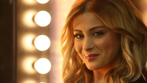 فرح يوسف وسط أطفال ضيعتها بسوريا