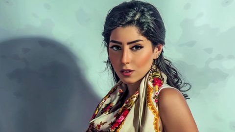 لماذا تُخفي آيتن عامر نبأ ولادتها لطفلتها الأولى؟