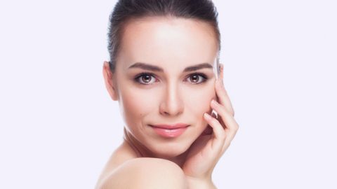 هالة عجم: امتلكي بشرة نضرة بأربع خطوات أساسية