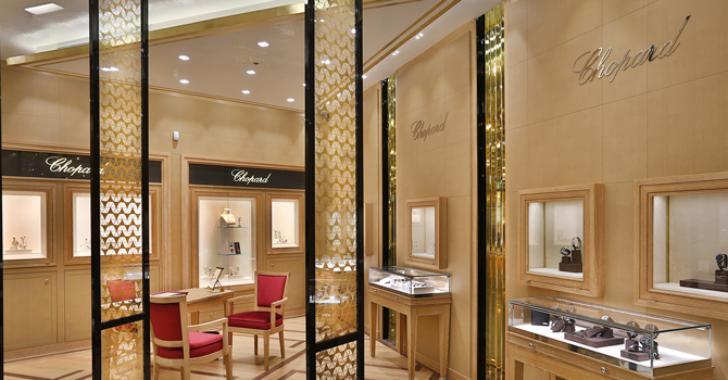 شوبارد تفتتح صالة عرض جديدة ضمن صالة العرض الخاصة بمجوهرات الثبيتي في مركز الخياط الشهير بمدينة جدة