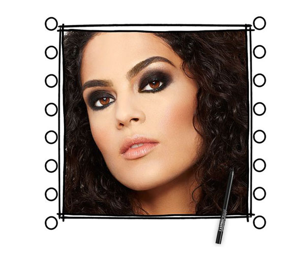 رسمة عيون دخانية باستخدام قلم maybelline lasting drama gel pencil