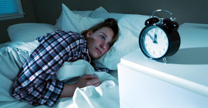 كيف تتغلبي على الأرق بالطعام ؟