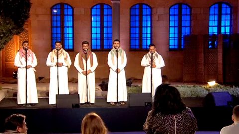 متسابقين آراب أيدول يتحدوا البرد في بيت الدين