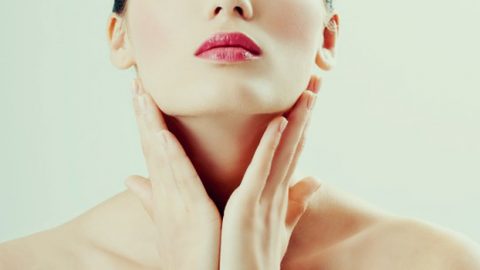 كيف تنحتين رقبتك بالمكياج في دقيقة واحدة؟